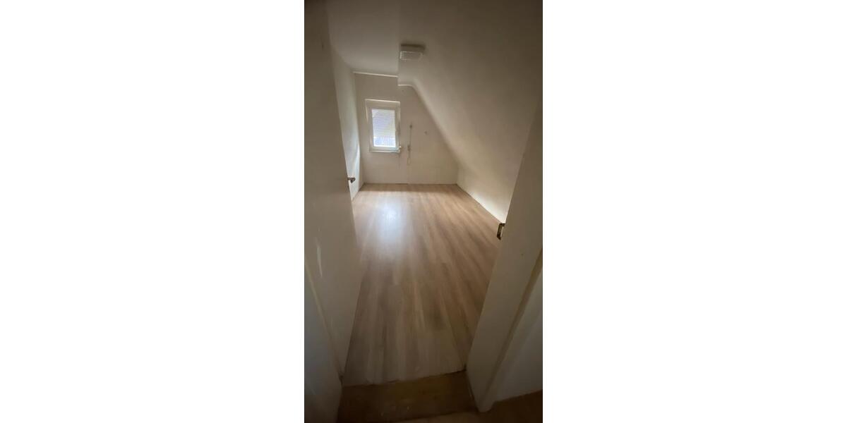 Doppelhaushälfte Lauffen am Neckar - 4 Zimmer, 80 m&sup2;, 210.000&euro; | Angebot:26253898