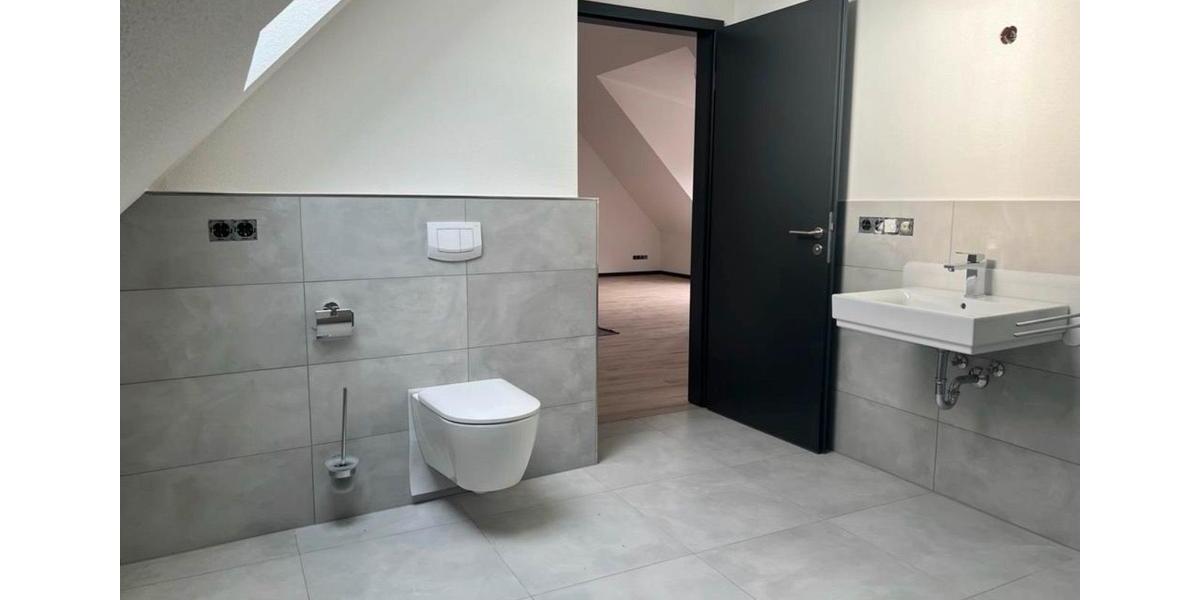 Dachgeschoßwohnung Sulzfeld - 3 Zimmer, 82 m&sup2;, 1.100&euro; | Angebot:26364846