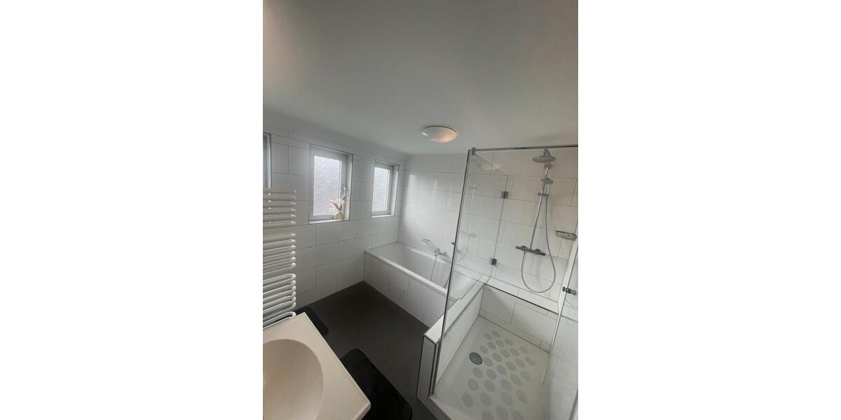 Etagenwohnung Ludwigsburg Oßweil - 3 Zimmer, 70 m&sup2;, 820&euro; | Angebot:25592536