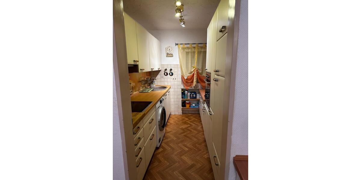 3-ZKB im Erdgeschoss mit Balkon und EBK 3.5 zimmer