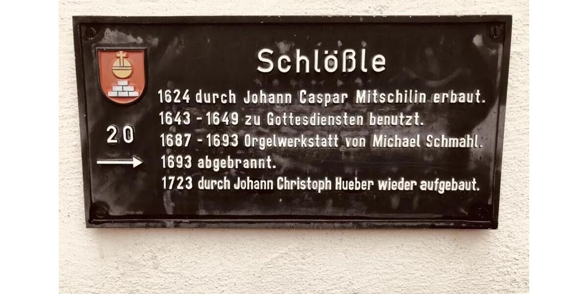 Wohnen in einem Schloss | 4-Zimmer-Altbauwohnung 4 zimmer