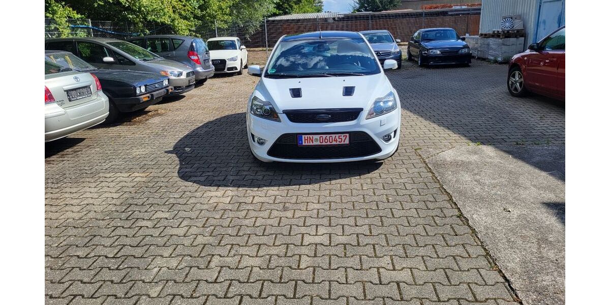 Ford Focus 215.970 km 5.799 &euro; Neckarsulm 74172