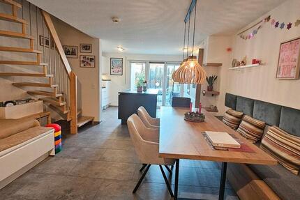 Modernes 5,5 Zi.Reihenhaus mit hochwertiger Wohnküche 5 zimmer