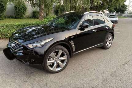 INFINITI FX 220.270 km 8.000 &euro; Untergruppenbach 74199