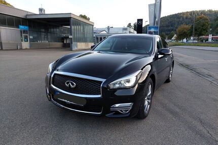 INFINITI Q70