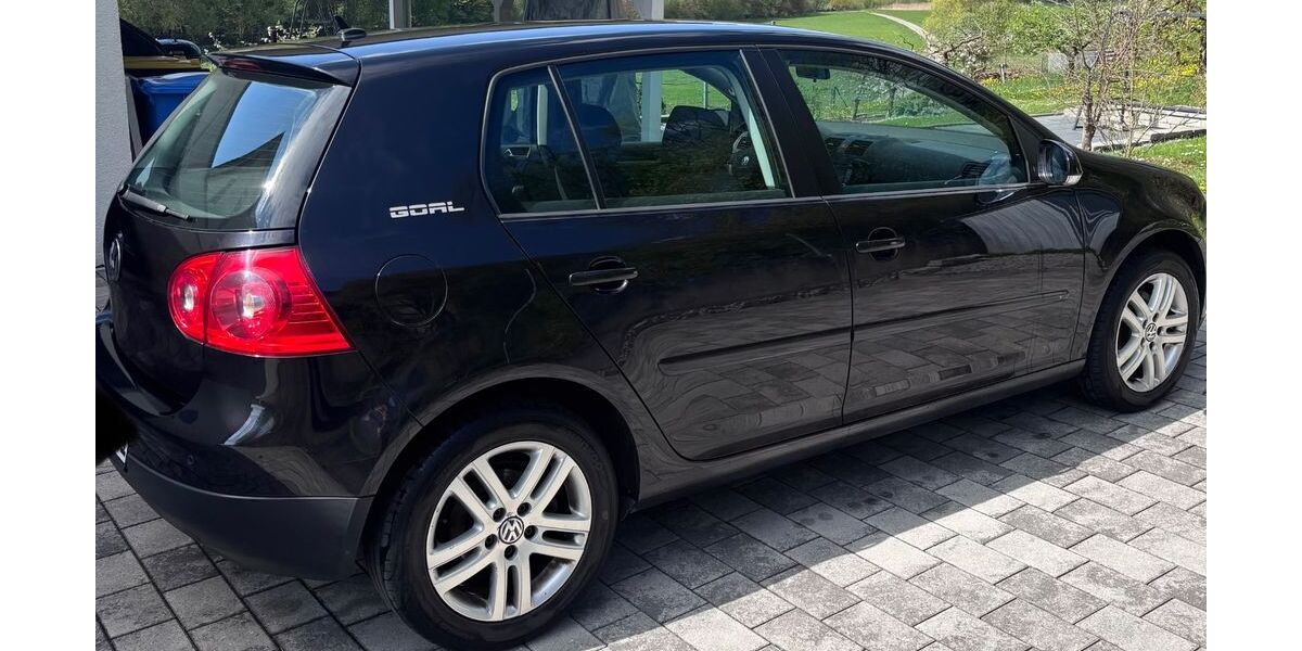 VW Golf 122.500 km 5.499 &euro; Untergruppenbach 74199
