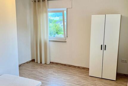Haus Sinsheim - 6 Zimmer, 162 m&sup2;, 400&euro; | Angebot:25054639