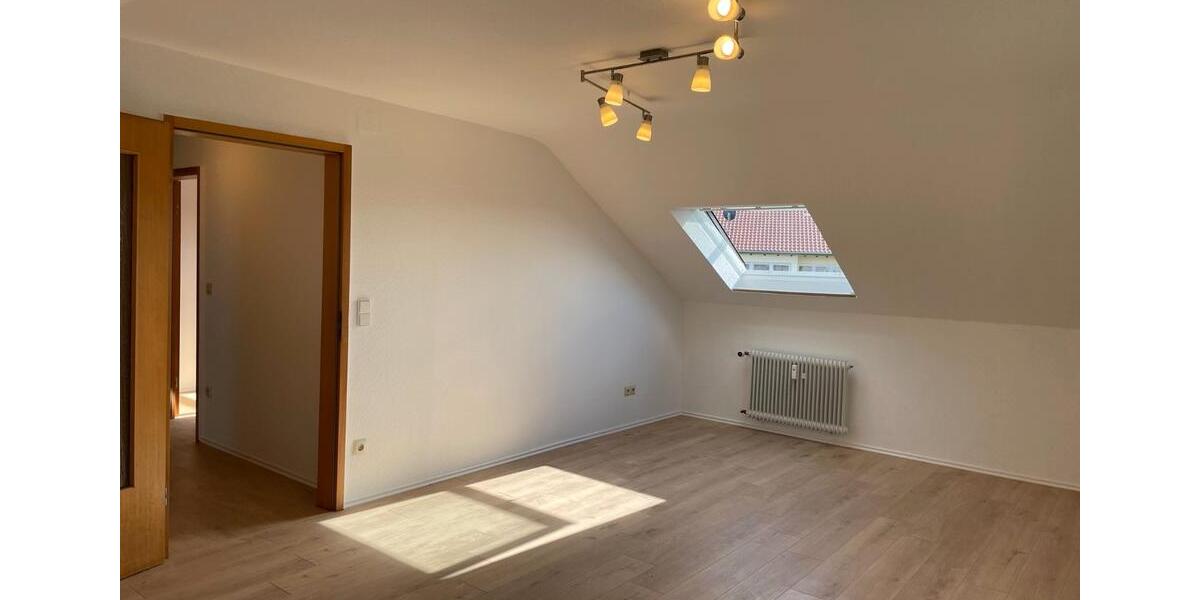 Dachgeschoßwohnung Sternenfels - 3 Zimmer, 69 m&sup2;, 750&euro; | Angebot:26477383