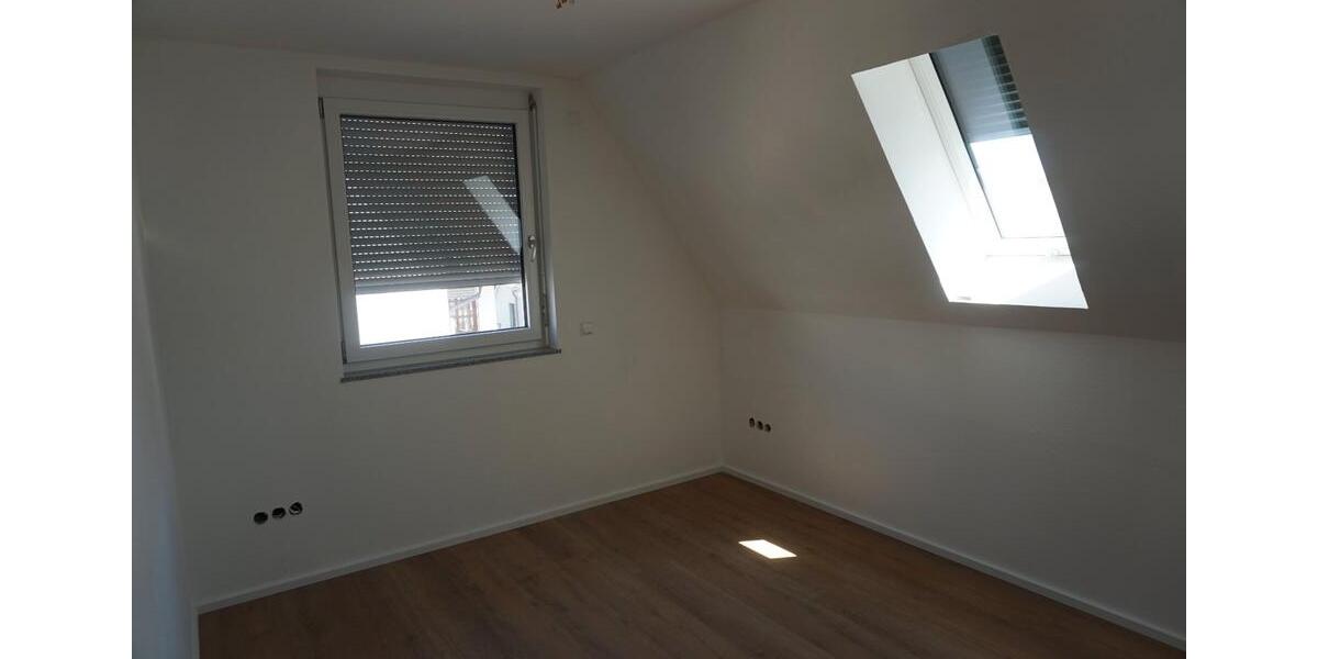 Etagenwohnung Ludwigsburg Hoheneck - 3 Zimmer, 94 m&sup2;, 1.590&euro; | Angebot:27570582