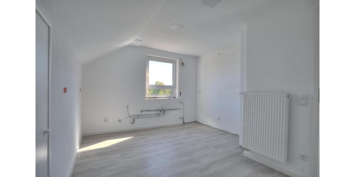 Dachgeschoßwohnung Heilbronn Böckingen - 4 Zimmer, 85 m&sup2;, 1.190&euro; | Angebot:26588248