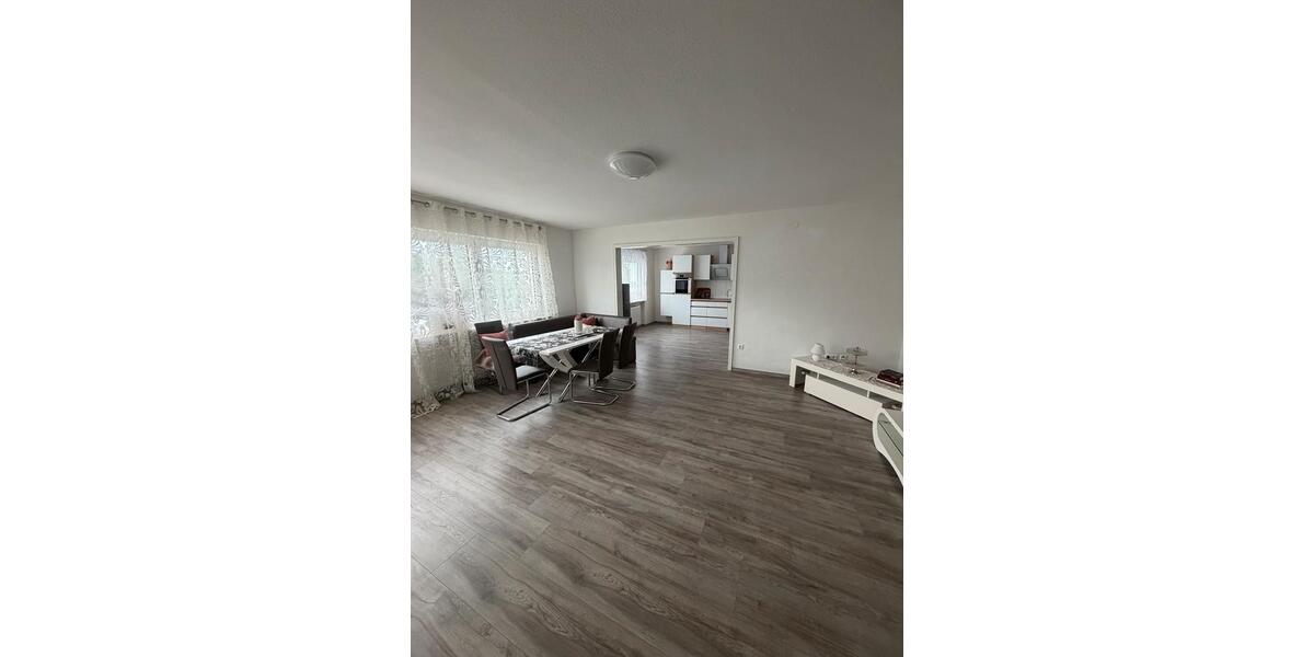 Erdgeschoßwohnung Sinsheim - 4 Zimmer, 107 m&sup2;, 1.500&euro; | Angebot:26462082