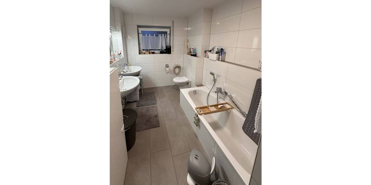 Etagenwohnung Lauffen am Neckar - 3 Zimmer, 93 m&sup2;, 1.300&euro; | Angebot:26803704