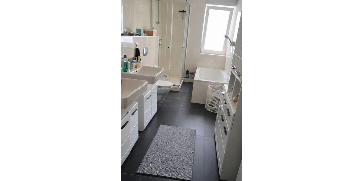 Dachgeschoßwohnung Mundelsheim - 3 Zimmer, 86 m&sup2;, 1.100&euro; | Angebot:26125714