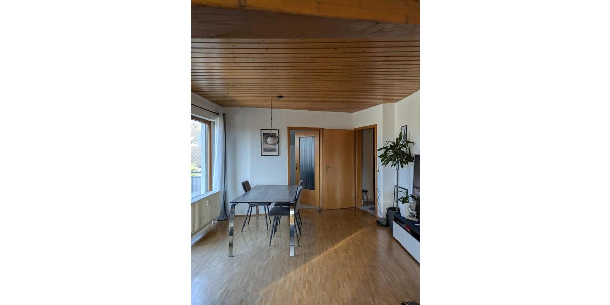 Helle 2-Zimmer DG Wohung 2 zimmer