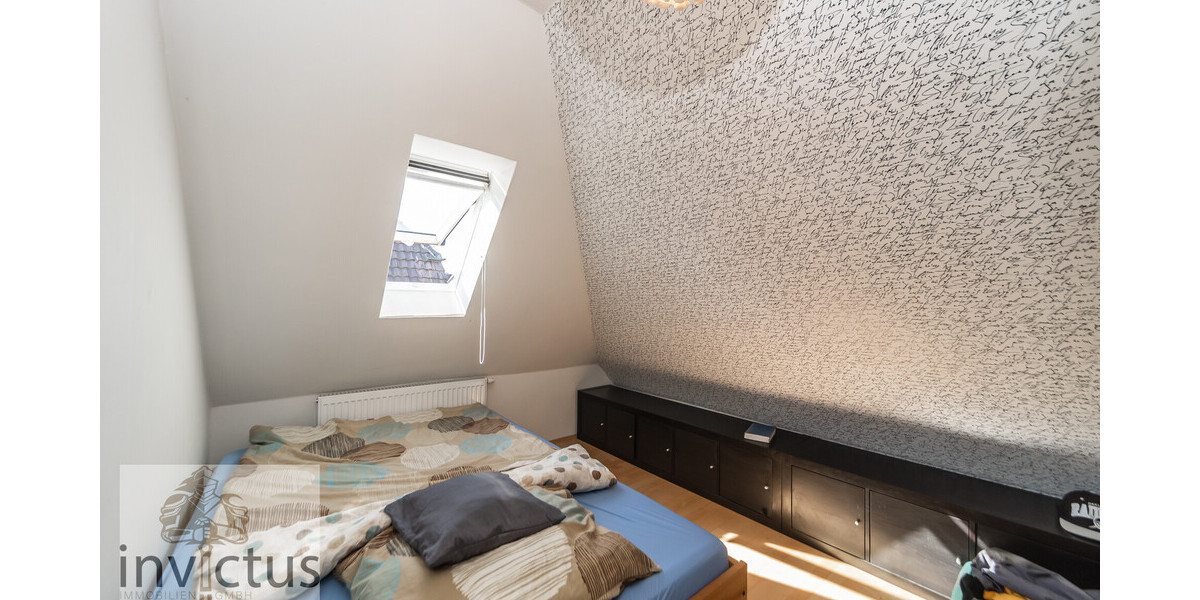 Dreifamilienhaus mit großem Garten, Terrasse u. Loggia! Wohnen und Vermieten unter einem Dach. 8 zimmer