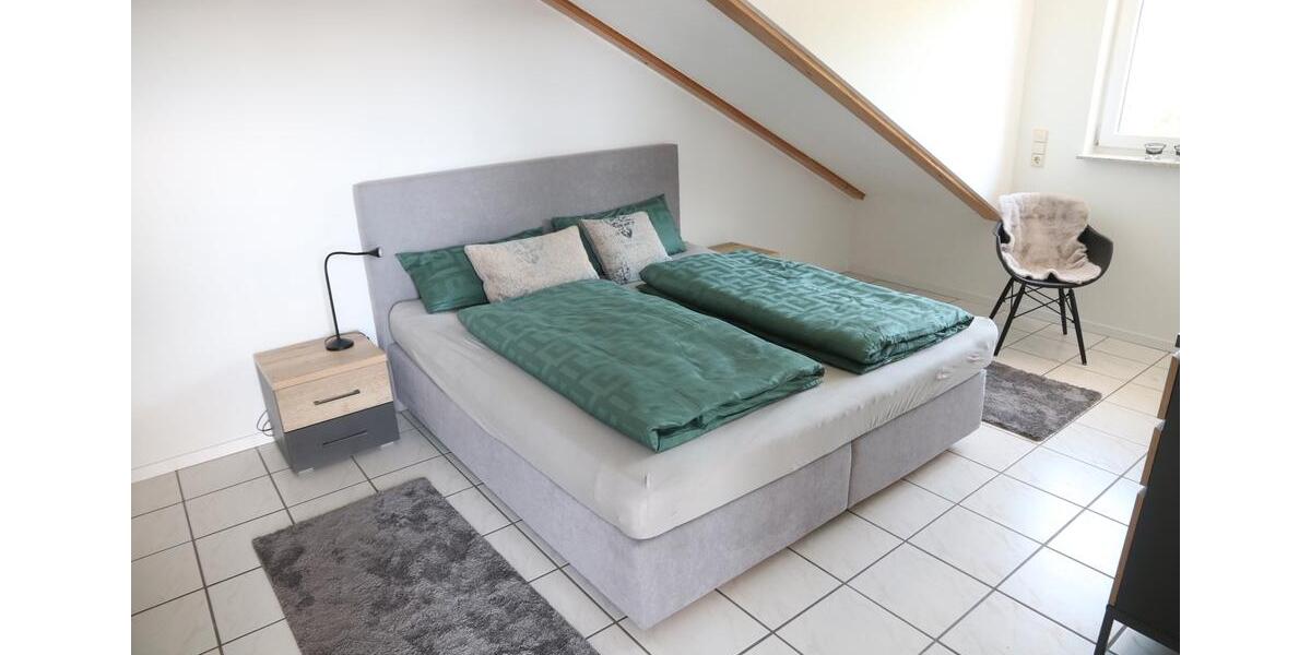 Dachgeschoßwohnung Steinheim an der Murr - 2 Zimmer, 57 m&sup2;, 890&euro; | Angebot:25979001