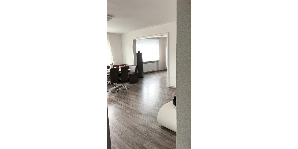 Erdgeschoßwohnung Sinsheim - 4 Zimmer, 107 m&sup2;, 1.500&euro; | Angebot:26462082