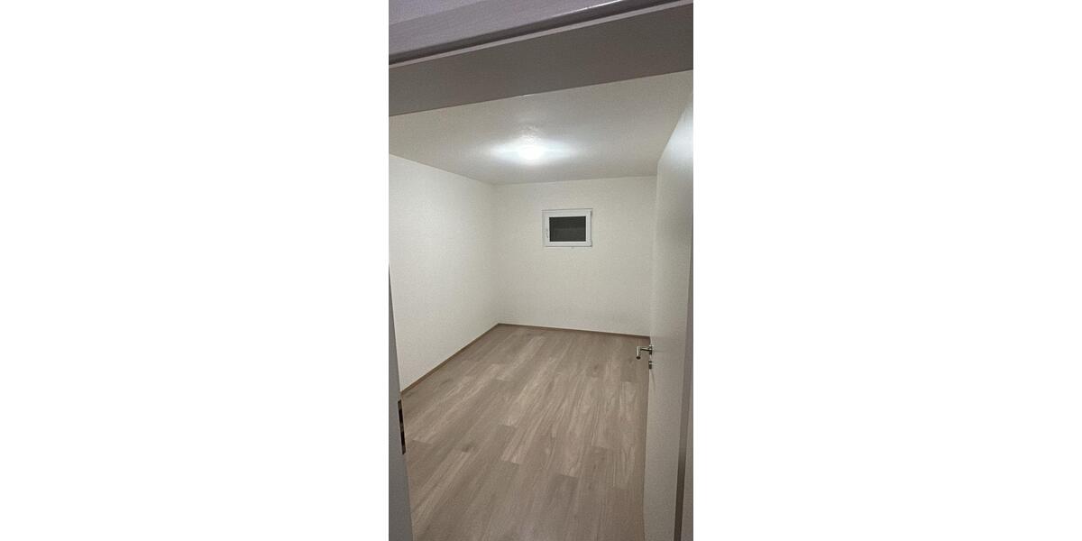 Reihenhaus Heilbronn Frankenbach - 6 Zimmer, 170 m&sup2;, 2.500&euro; | Angebot:25425049