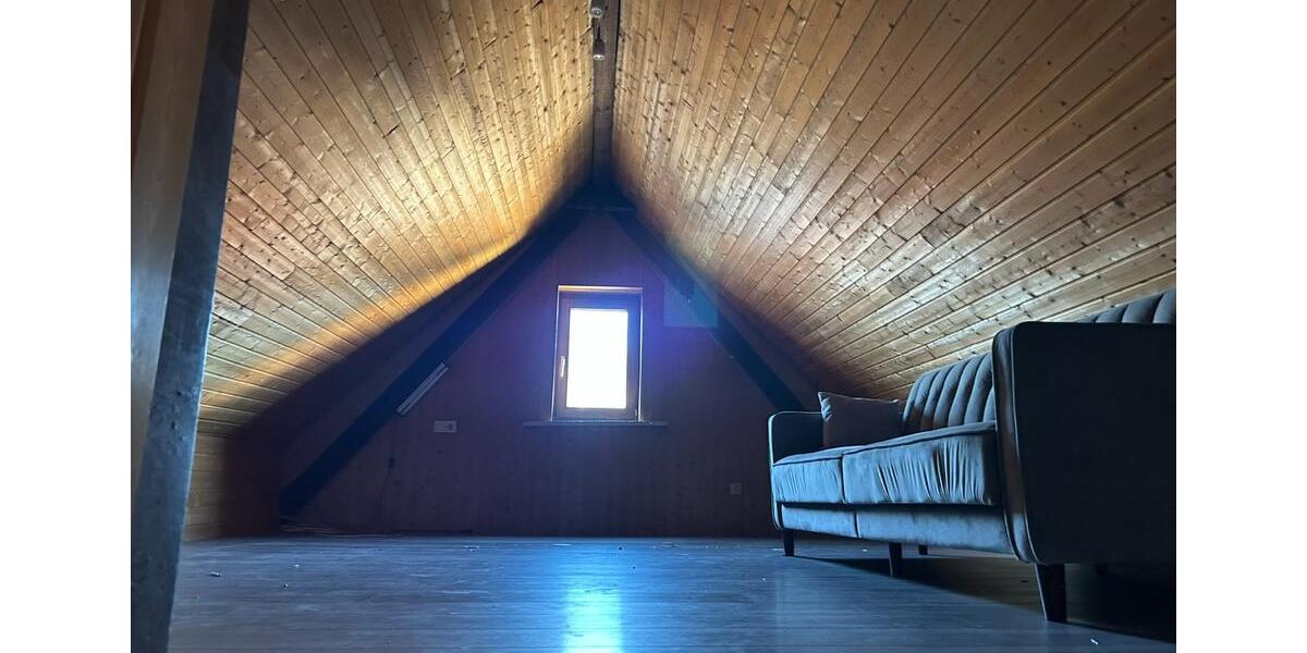 3-Zimmer-Dachgeschosswohnung mit 2 Balkonen in Markgröningen 3 zimmer