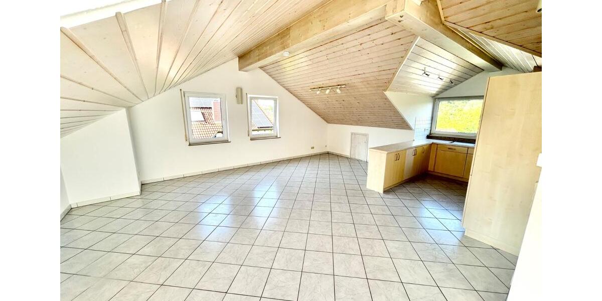 Dachgeschoßwohnung Markgröningen - 3 Zimmer, 76 m&sup2;, 912&euro; | Angebot:26695949