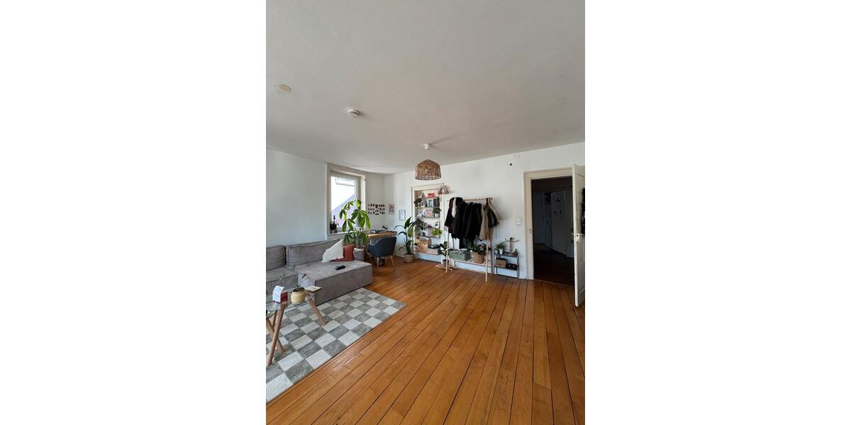 Dachgeschoßwohnung Ludwigsburg - 5 Zimmer, 144 m&sup2;, 470&euro; | Angebot:27625118