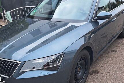 Skoda Superb 162.000 km 22.200 € Asperg 71679