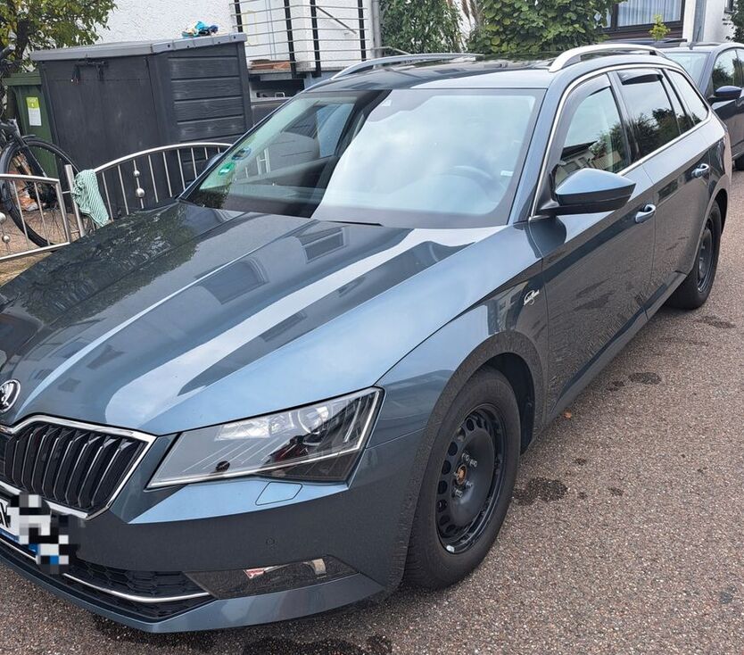 Skoda Superb 162.000 km 22.999 € Asperg 71679