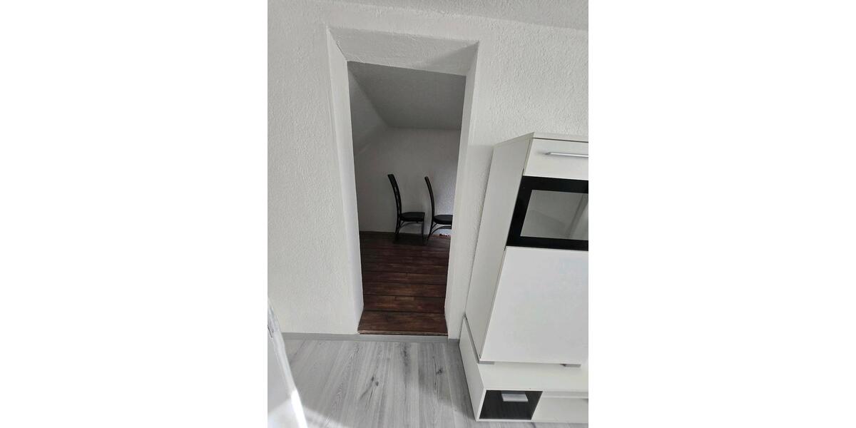 Dachgeschoßwohnung Backnang - 3 Zimmer, 65 m&sup2;, 1.000&euro; | Angebot:26644326