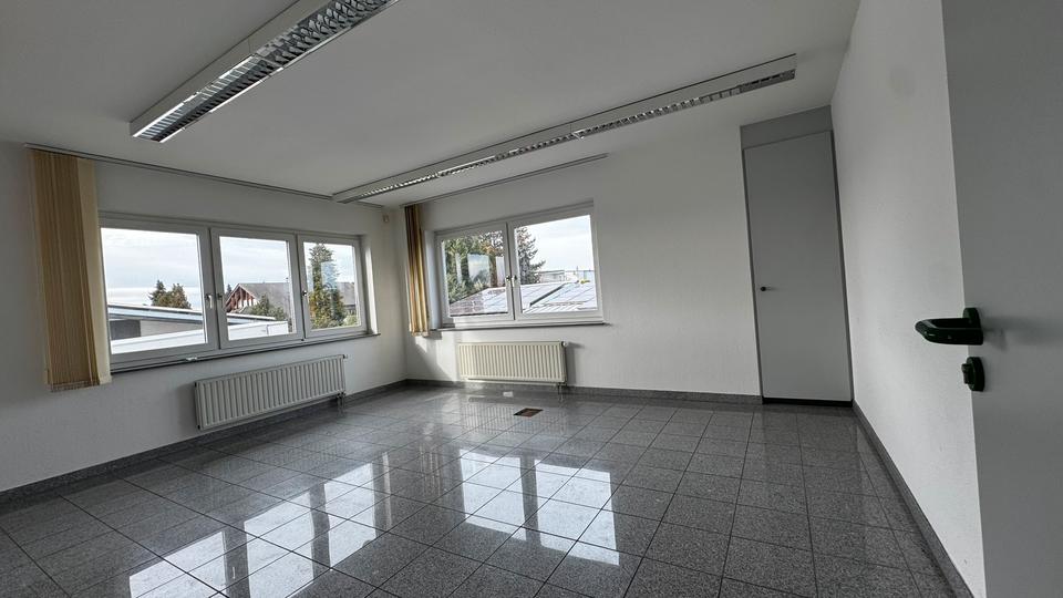 240m² Bürofläche auf einer Büroetage im modernen Bürogebäude, nähe Autobahn im Gewerbegebiet zimmer