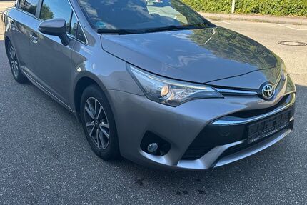 Toyota Avensis 149.000 km 12.550 &euro; Möglingen/Ludwigsburg 71696