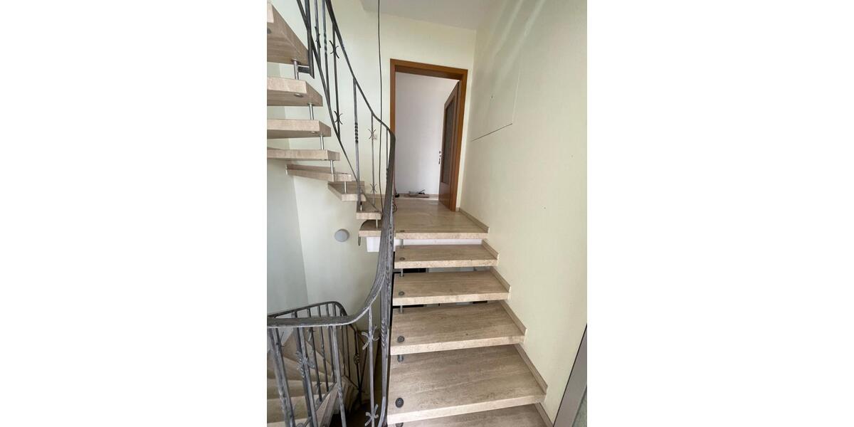 3 Zimmerwohnung mit Garten und Terassen 2.5 zimmer