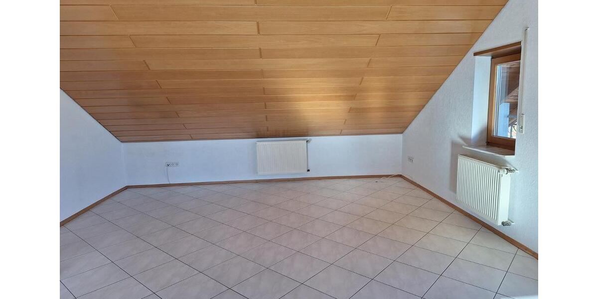 Dachgeschoßwohnung Sinsheim - 2 Zimmer, 75 m&sup2;, 750&euro; | Angebot:25367745