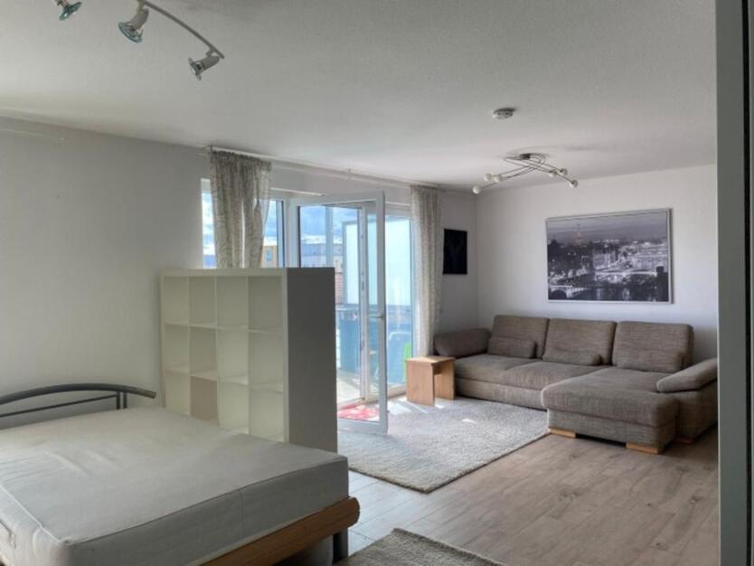 Helle, moderne, möbilierte Singlewohnung (keine Paare, keine Haus zimmer