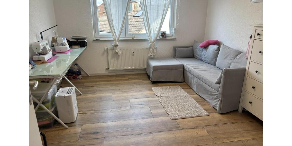 Familienfreundliche 5-Zimmer-Wohnung mit Balkon, Garten & Garage 5 zimmer