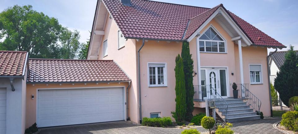 Einfamilienhaus Neuenstadt am Kocher - 8 Zimmer, 215 m&sup2;, 749.000&euro; | Angebot:27126039