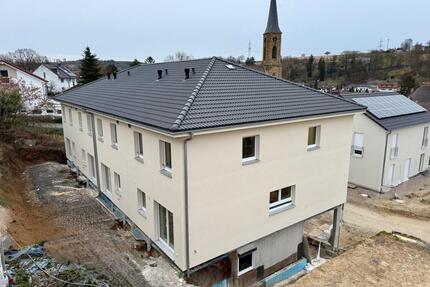 Reihenendhaus KFW 40 inkl PV Anlage & Wärmepumpe EinliegerWohnung