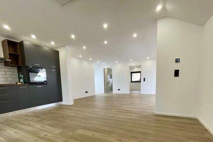 Wohnung Sachsenheim - 2.5 Zimmer, 86 m&sup2;, 1.100&euro; | Angebot:25291350