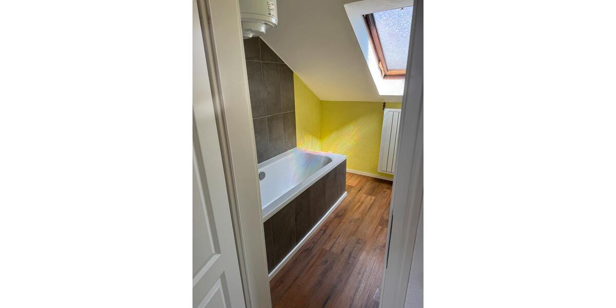 Dachgeschoßwohnung Neckarsulm - 3.5 Zimmer, 76 m&sup2;, 990&euro; | Angebot:26342835
