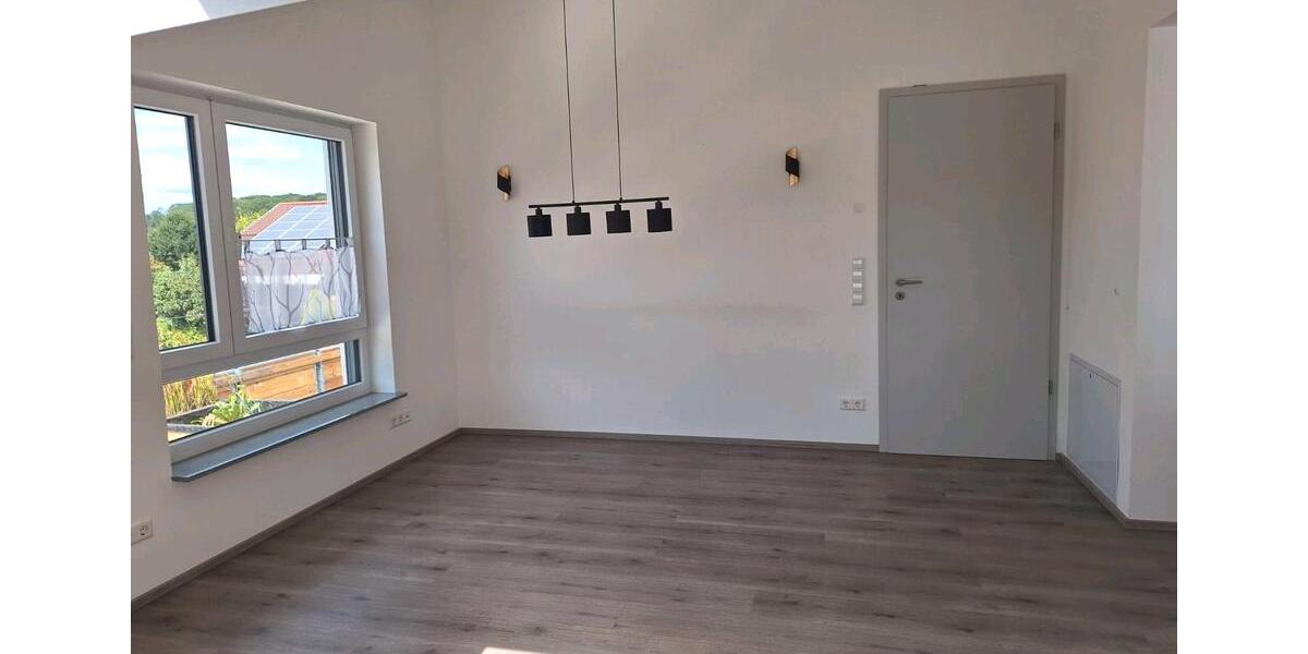 Dachgeschoßwohnung Oedheim - 4 Zimmer, 105 m&sup2;, 1.450&euro; | Angebot:26581385