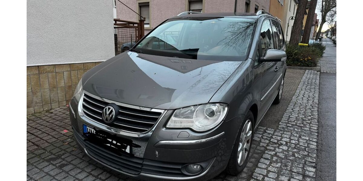 VW Touran 237.000 km 4.600 &euro; Heilbronn 74080
