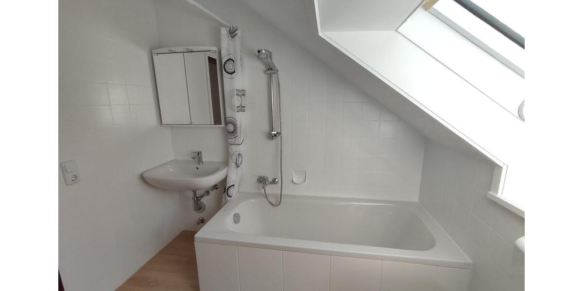 Dachgeschoßwohnung Öhringen - 2 Zimmer, 51 m&sup2;, 660&euro; | Angebot:25452089