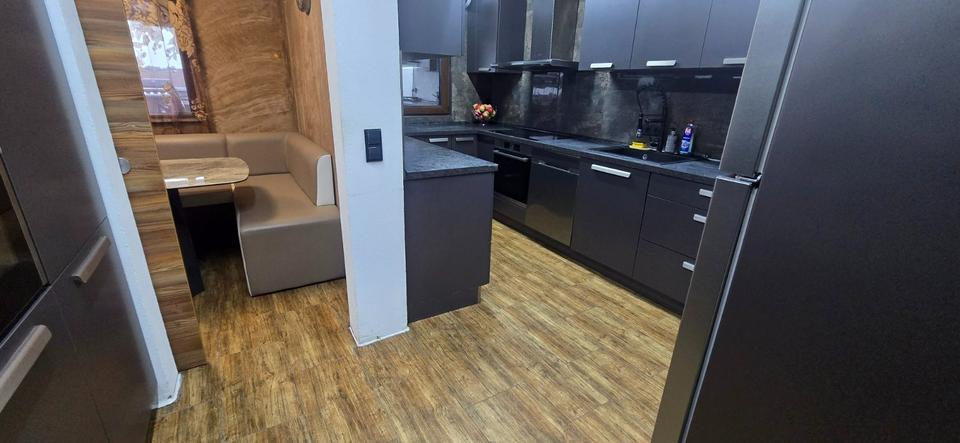 Wohn- und Geschäftshaus in Leingarten – Halle + Wohnung 6 zimmer