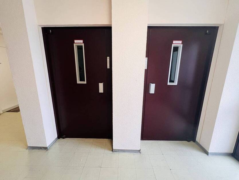 Helle 4,5 Zimmer-Wohnung mit Balkon, Aufzug und Tiefgaragenstellplatz in ruhiger Lage von Ludwigsburg