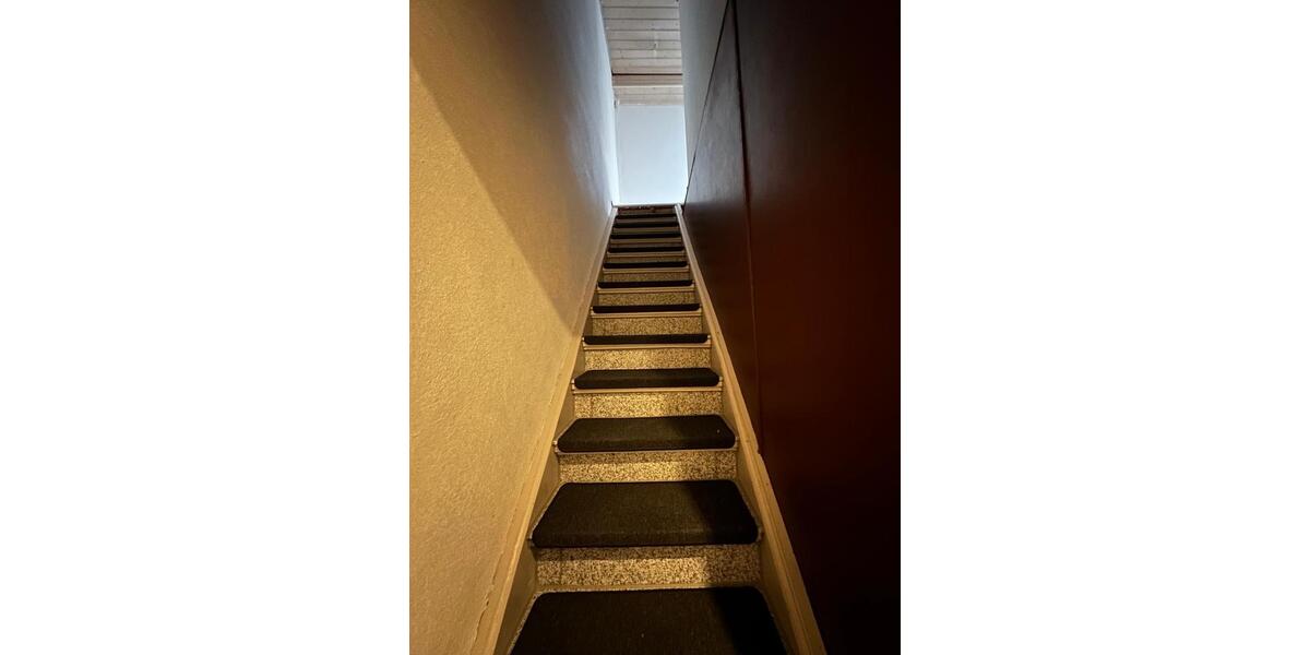 Etagenwohnung Oedheim - 5 Zimmer, 140 m&sup2;, 1.460&euro; | Angebot:27557894