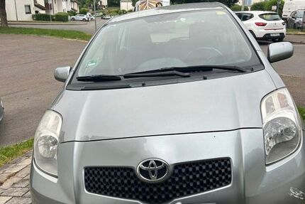 Toyota Yaris 121.000 km 5.700 &euro; Backnang 71522