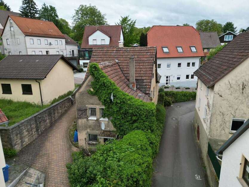 Haus zum Kaufen in Neuenstadt 119.000 € 155 m²
