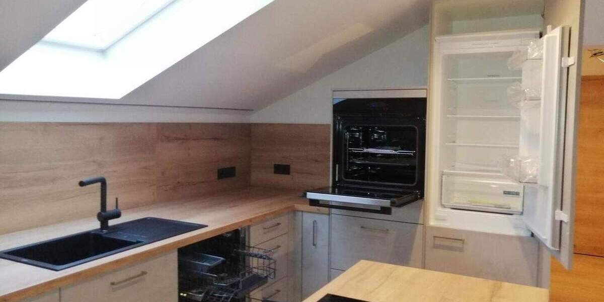 Stilvolle Dachgeschosswohnung in Heilbronn-Kirchhausen *2025 kernsaniert* 3 zimmer