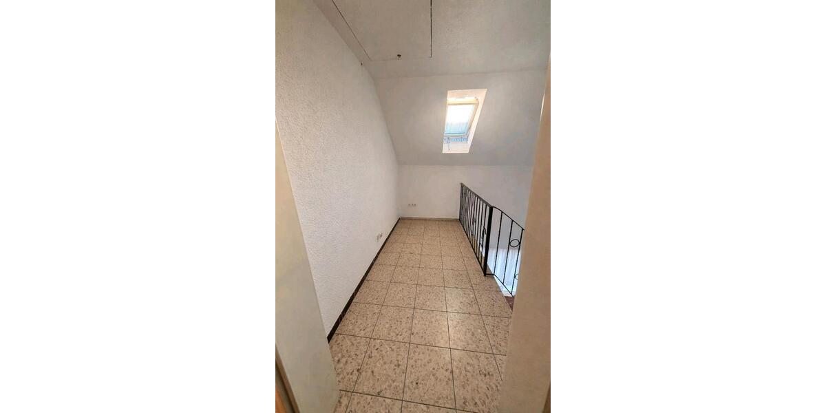 Dachgeschoßwohnung Neudenau - 3 Zimmer, 95 m&sup2;, 850&euro; | Angebot:25305297