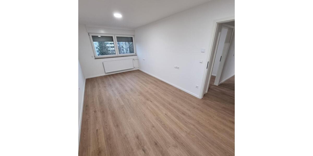 Etagenwohnung Ludwigsburg Oßweil - 4.5 Zimmer, 105 m&sup2;, 1.620&euro; | Angebot:26003053
