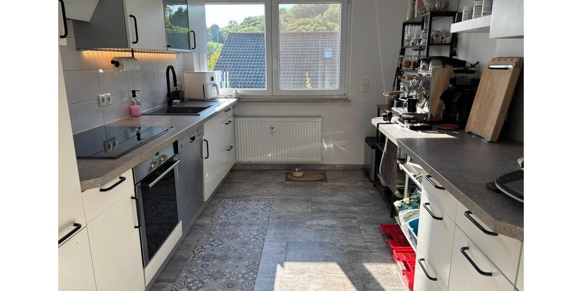 Familienfreundliche 5-Zimmer-Wohnung mit Balkon, Garten & Garage 5 zimmer